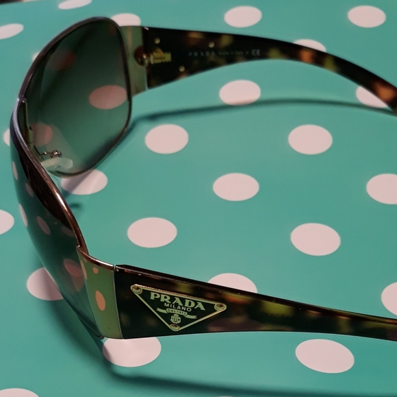 Prada sunglasses - Picture 3 of 5
